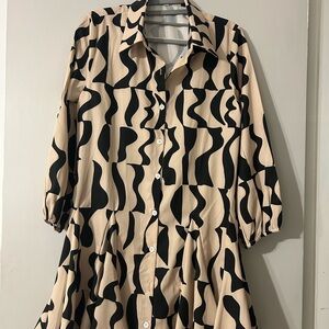 Chic Black and Tan Wave Pattern Dress